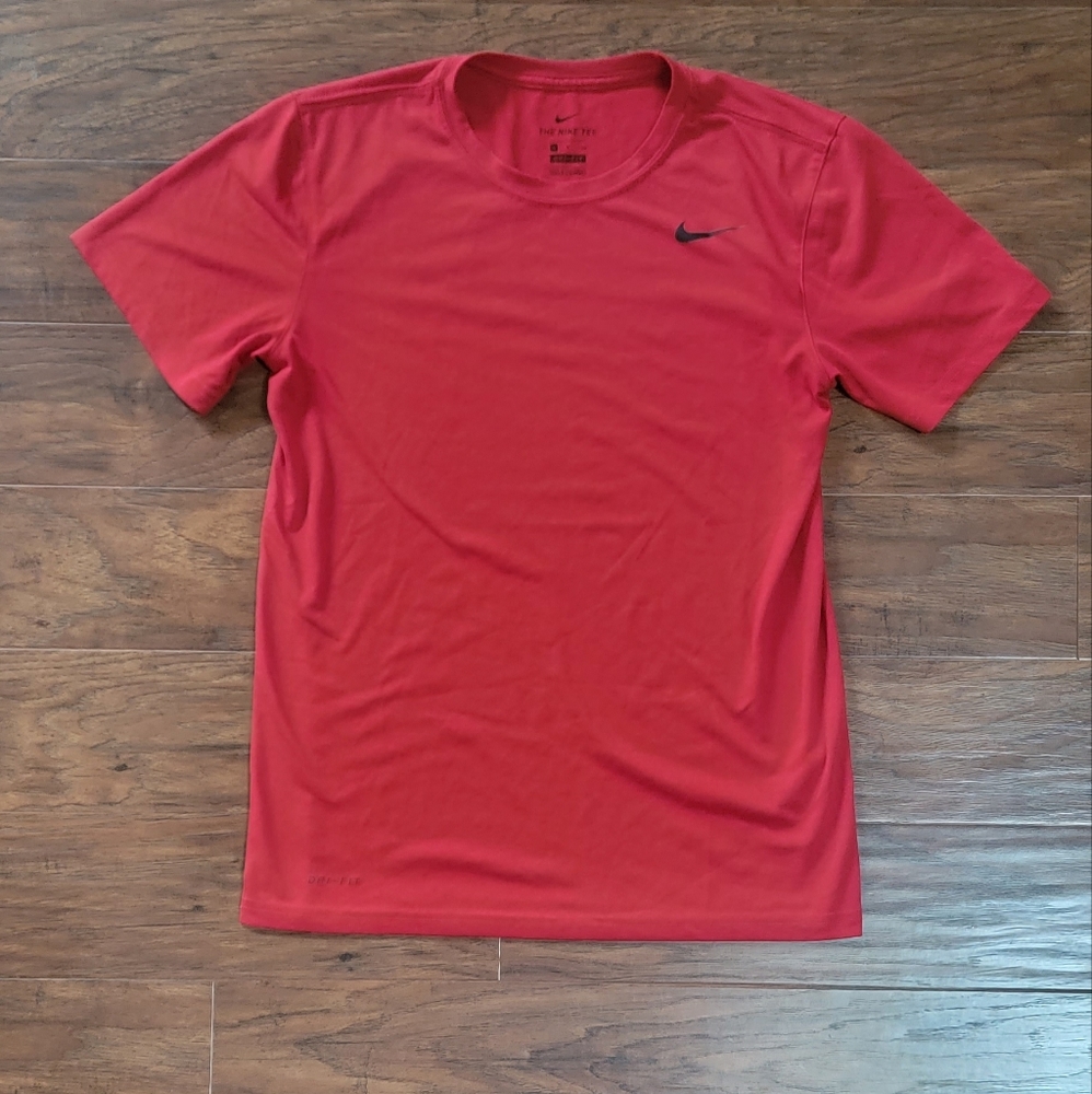 Men's Nike Dri-Fit Red Size Small T-shirt